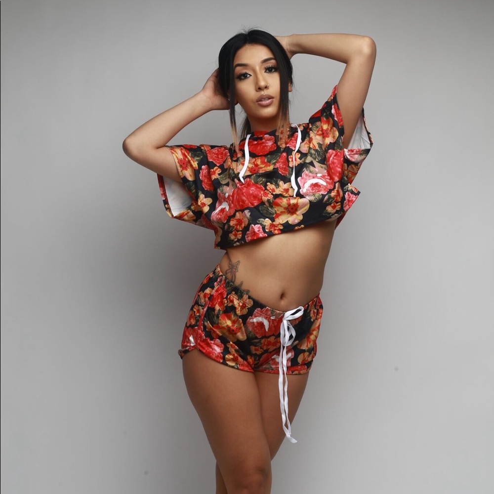 Flower two piece set shorts